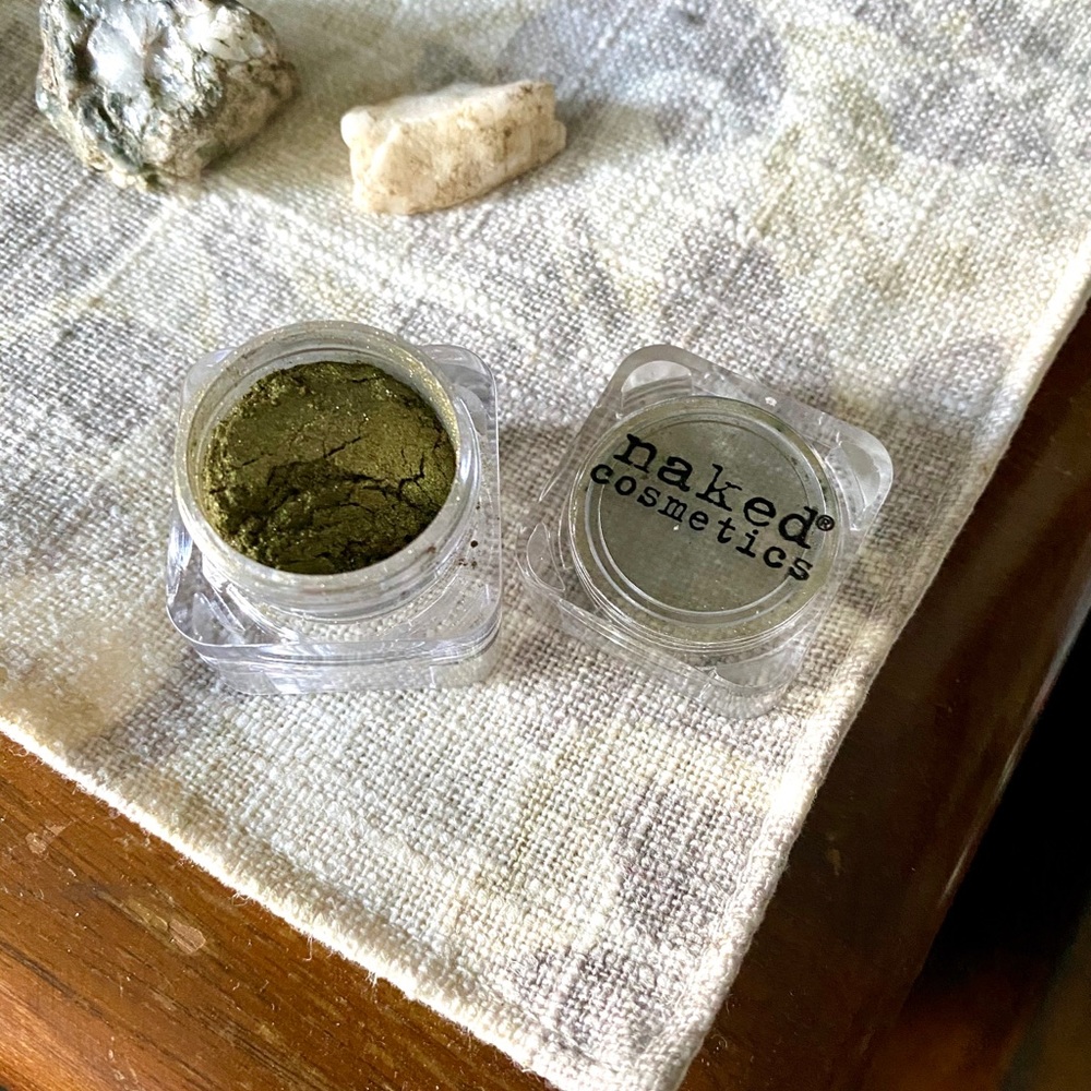 Naked Cosmetics Loose Eyeshadow - Rain Forest